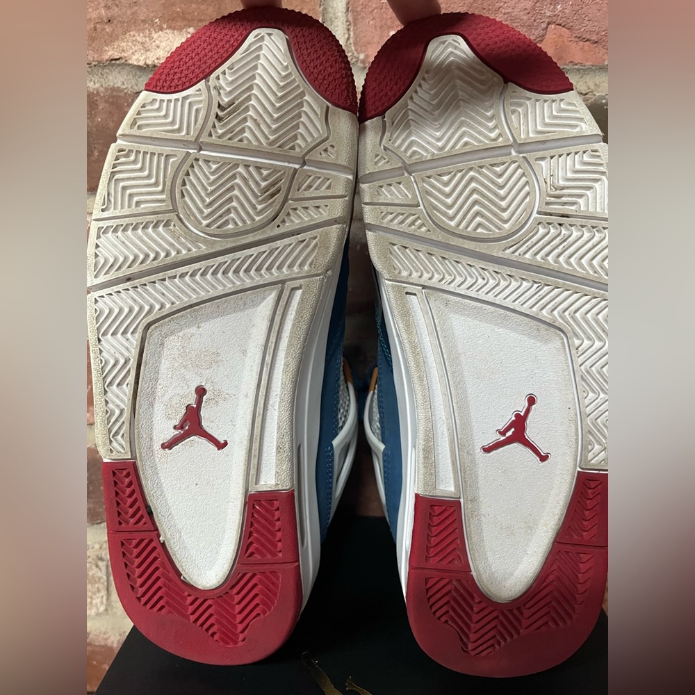 AIR JORDAN 4 RETRO (GS) size 7Y - Picture 5 of 11